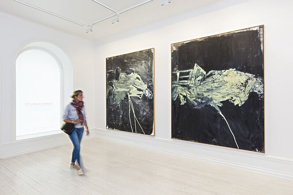 Left: Georg Baselitz, Nachtung, 2009, Oil on canvas, 250 x 200 cm (98.43 x 78.74 in); right: Georg Baselitz, Mondung, 2009, Oil on canvas, 250 x 200 cm (98.43 x 78.74 in)